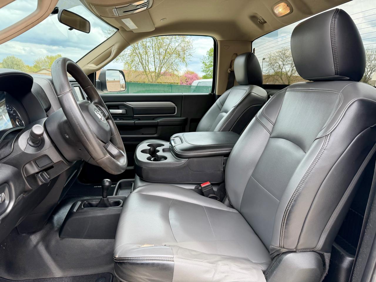 RAM 3500 Tradesman 4x4 Reg Cab 8' Box 2019