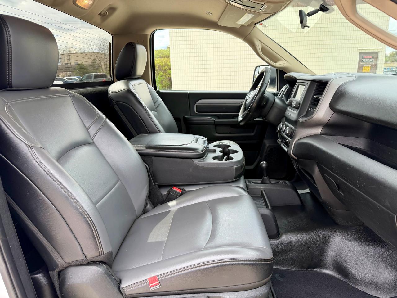 RAM 3500 Tradesman 4x4 Reg Cab 8' Box 2019