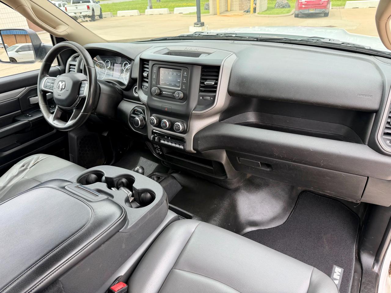 RAM 3500 Tradesman 4x4 Reg Cab 8' Box 2019