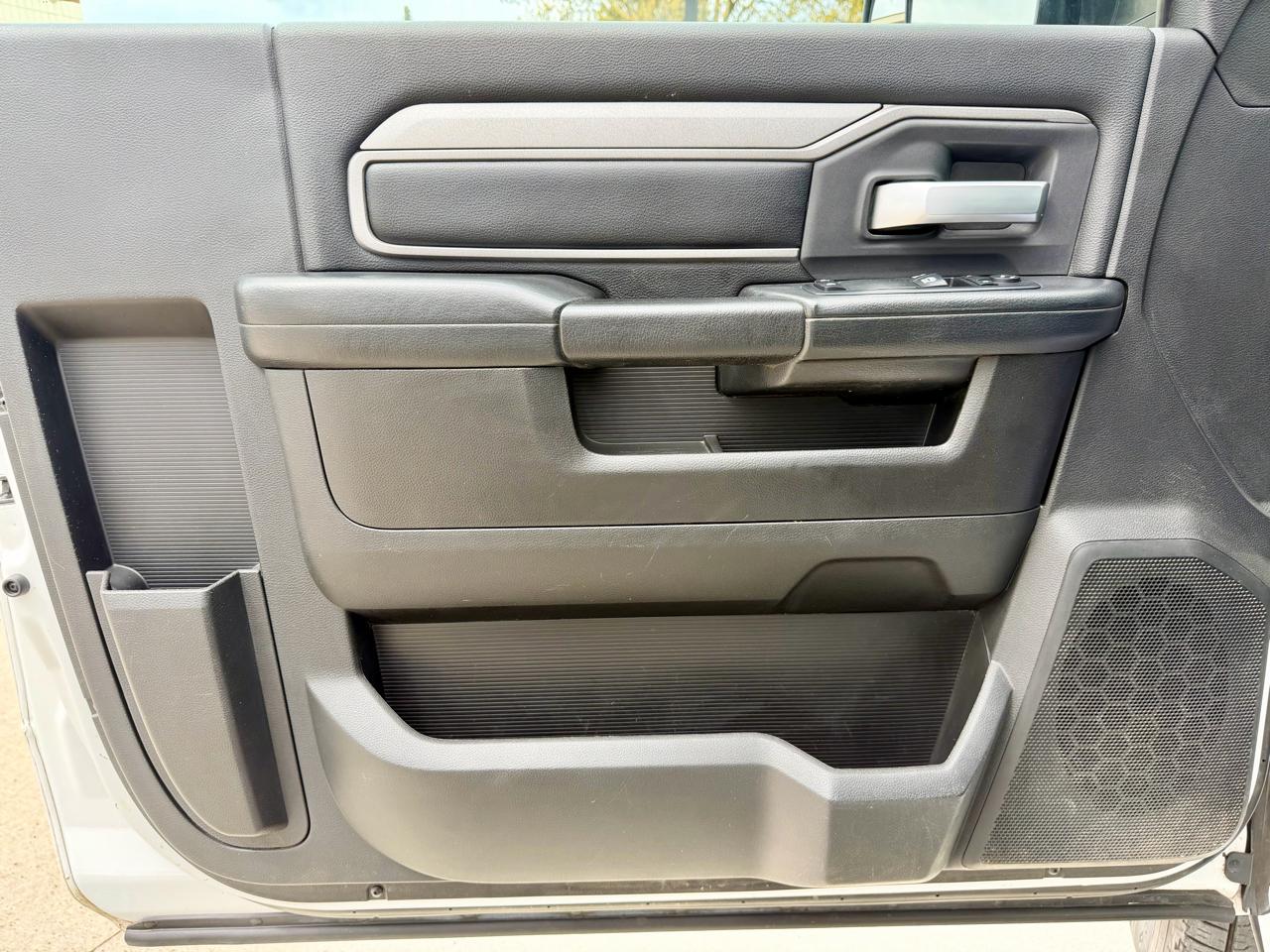 RAM 3500 Tradesman 4x4 Reg Cab 8' Box 2019