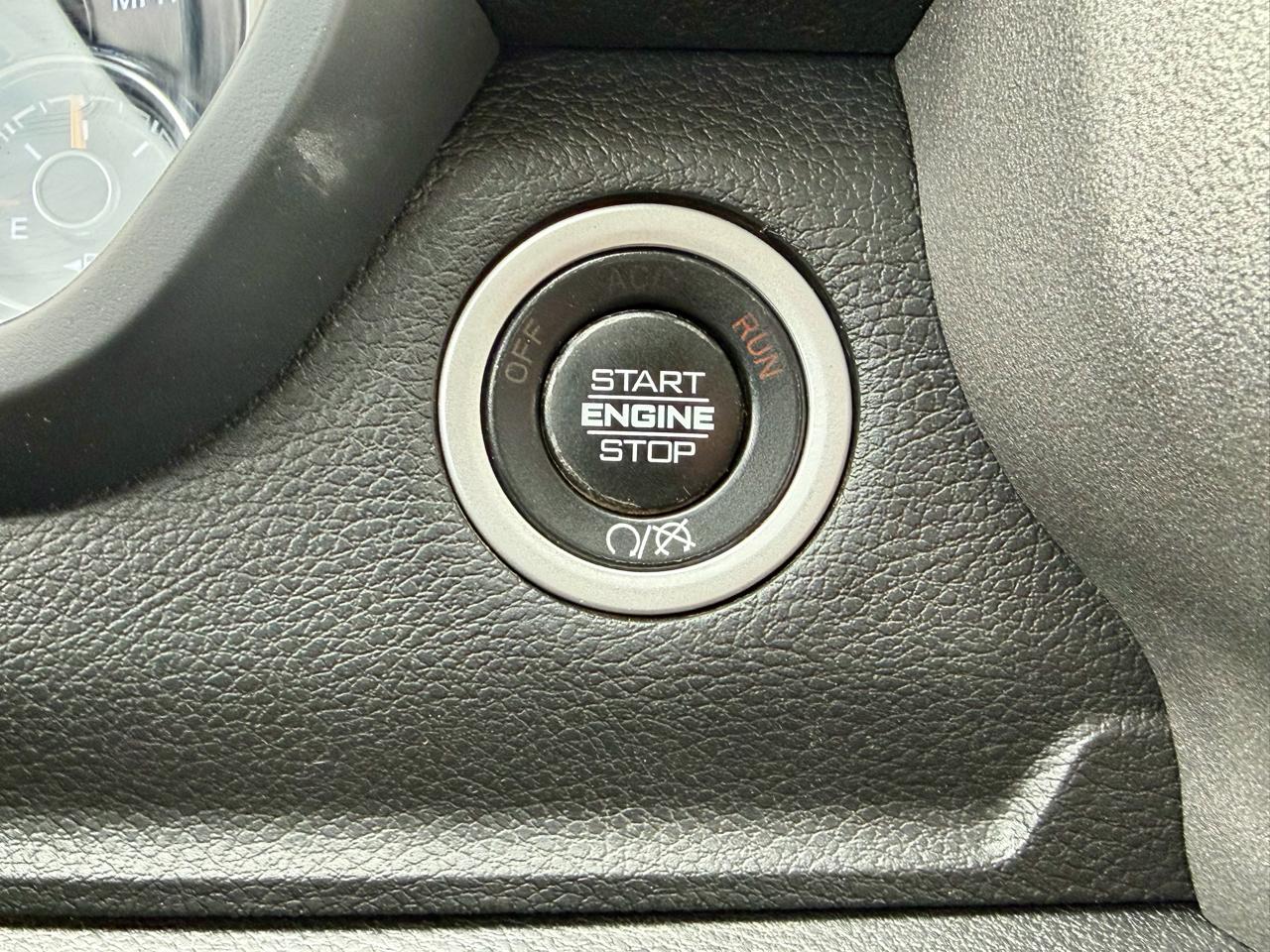 RAM 3500 Tradesman 4x4 Reg Cab 8' Box 2019