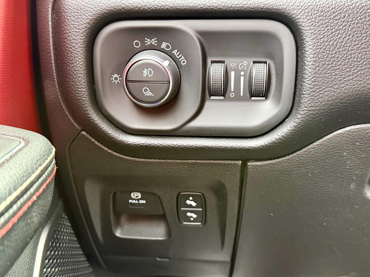 RAM 1500 Rebel 4x4 Crew Cab 5'7" Box 2019