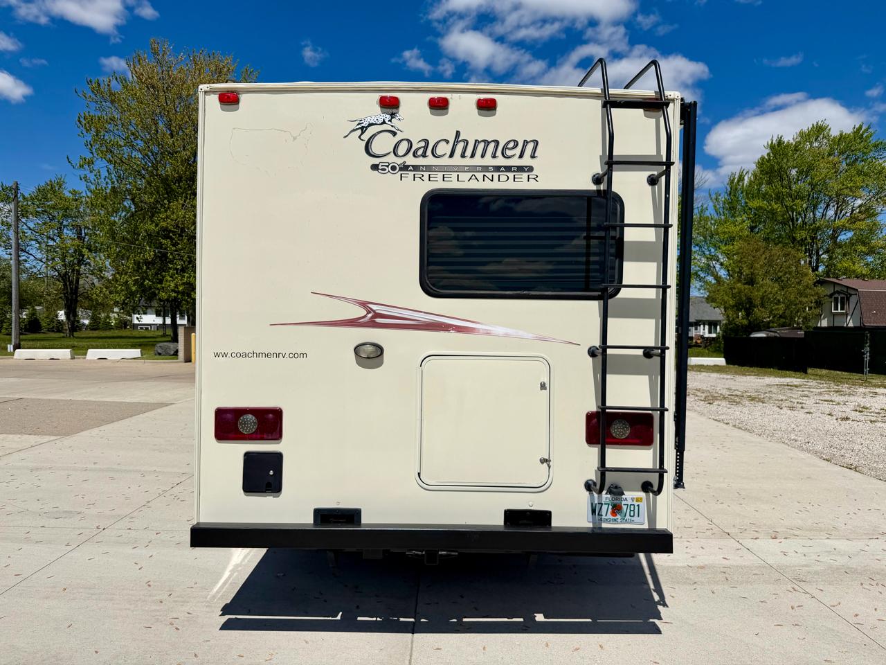 Ford Econoline Commercial Cutaway E-350 Super Duty 138" DRW 2014