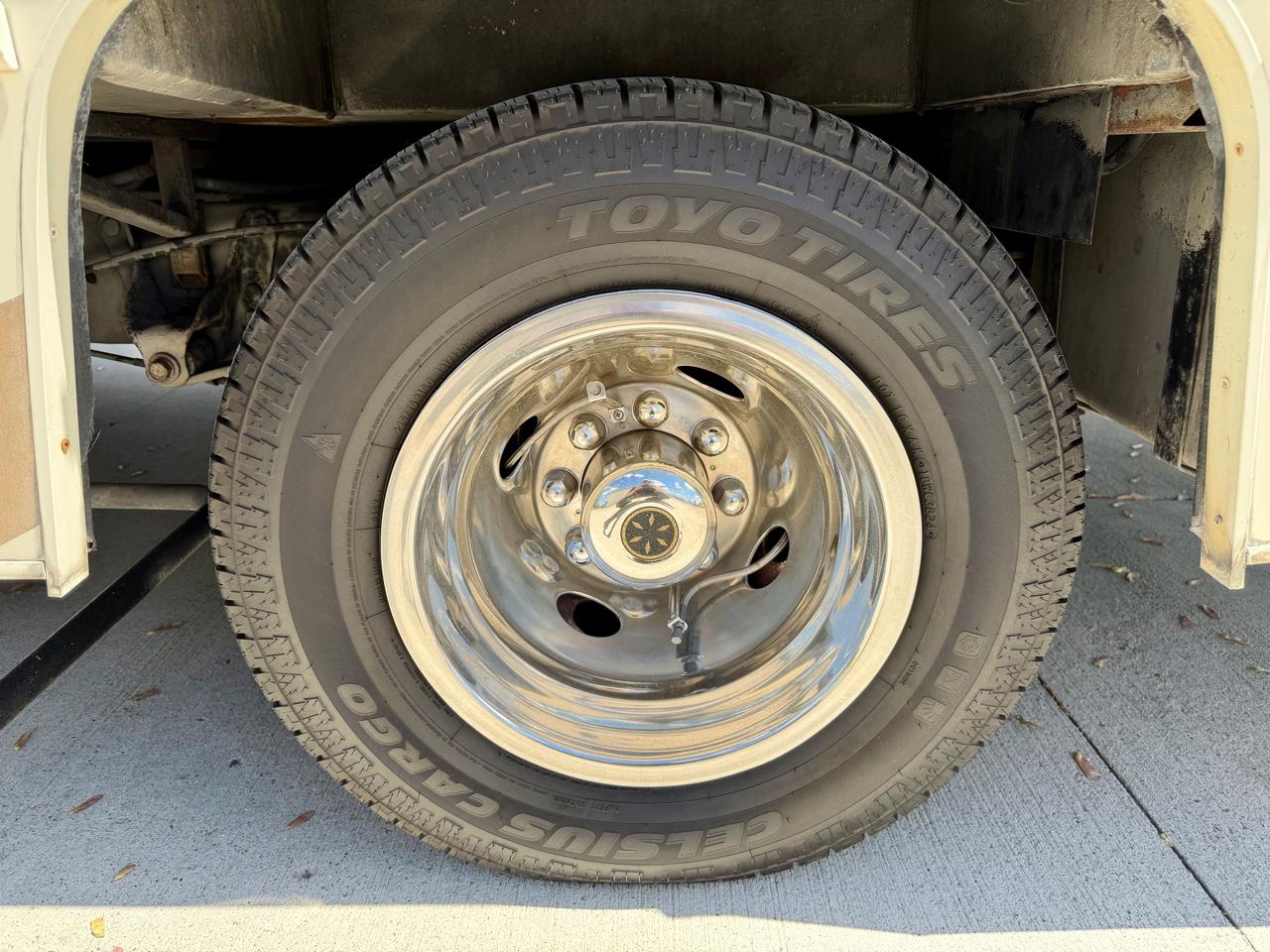 Ford Econoline Commercial Cutaway E-350 Super Duty 138" DRW 2014