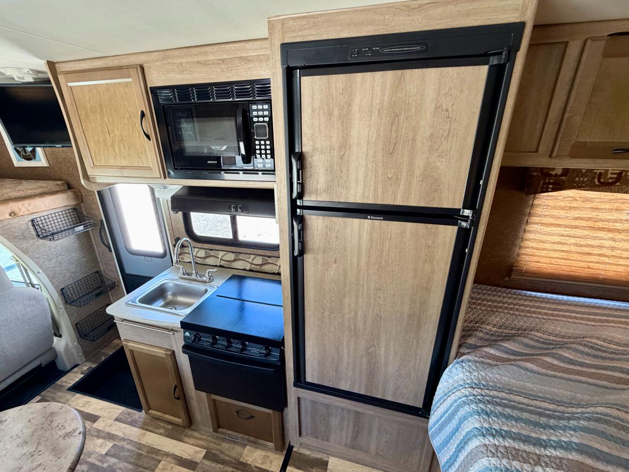Ford Econoline Commercial Cutaway E-350 Super Duty 138" DRW 2014