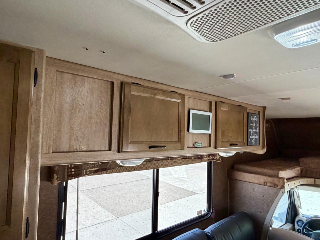 Ford Econoline Commercial Cutaway E-350 Super Duty 138" DRW 2014