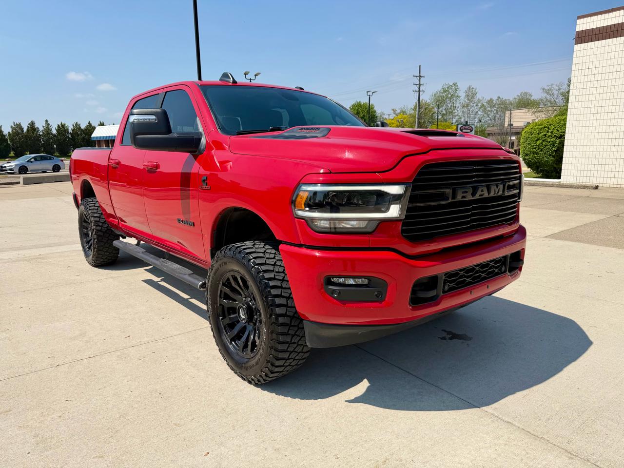RAM 2500 Laramie 4x4 Crew Cab 6'4" Box 2023