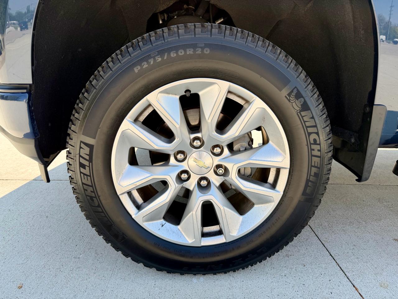 Chevrolet Silverado 1500 4WD Crew Cab 147" Custom 2020