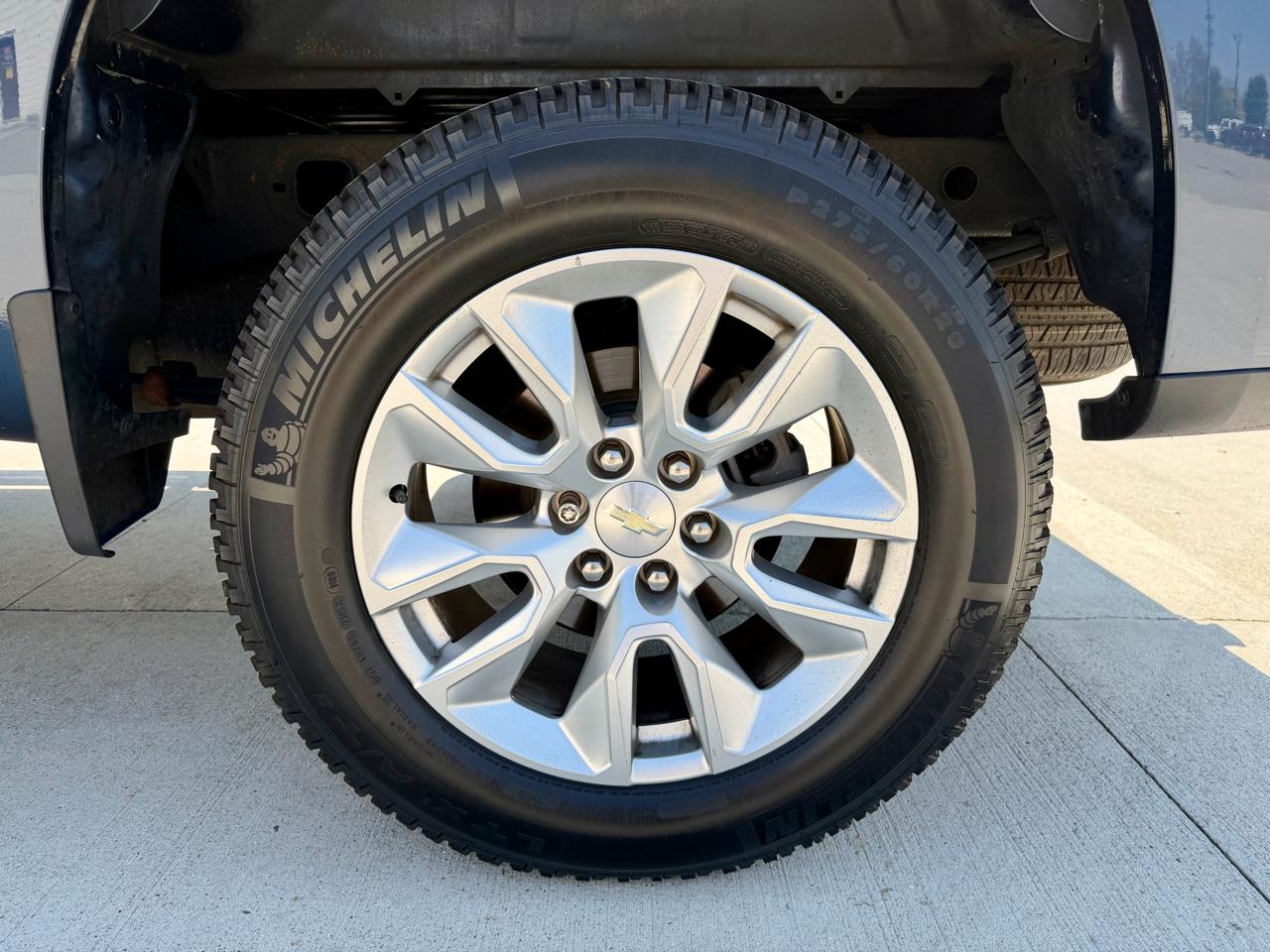 Chevrolet Silverado 1500 4WD Crew Cab 147" Custom 2020