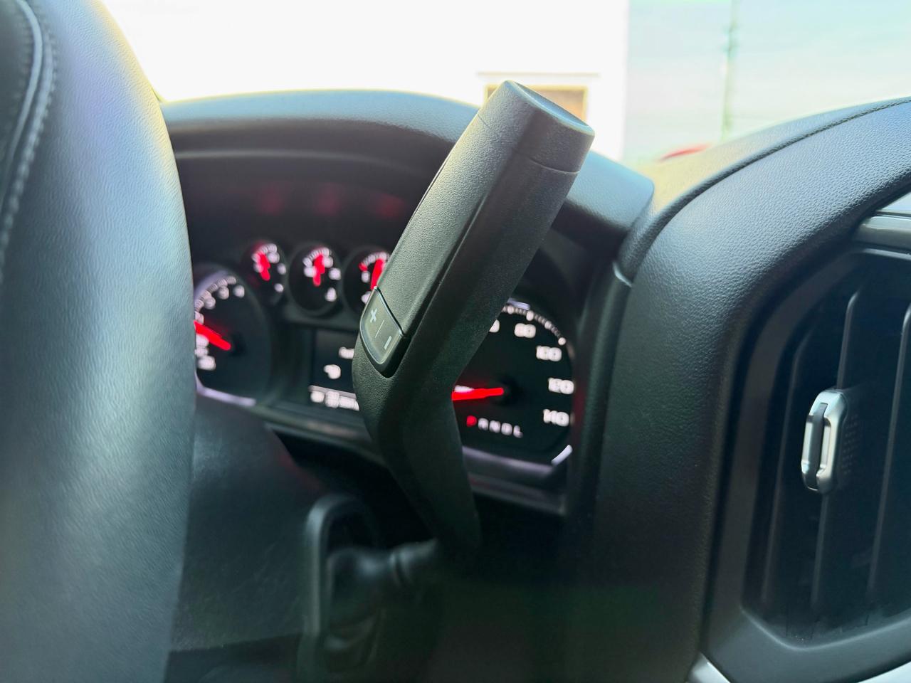 Chevrolet Silverado 1500 4WD Crew Cab 147" Custom 2020