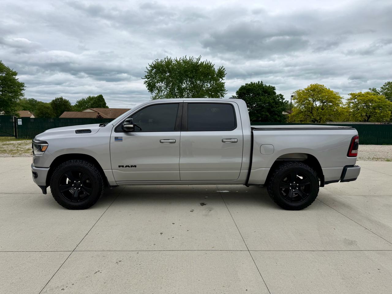 RAM 1500 Big Horn 4x4 Crew Cab 5'7" Box 2021