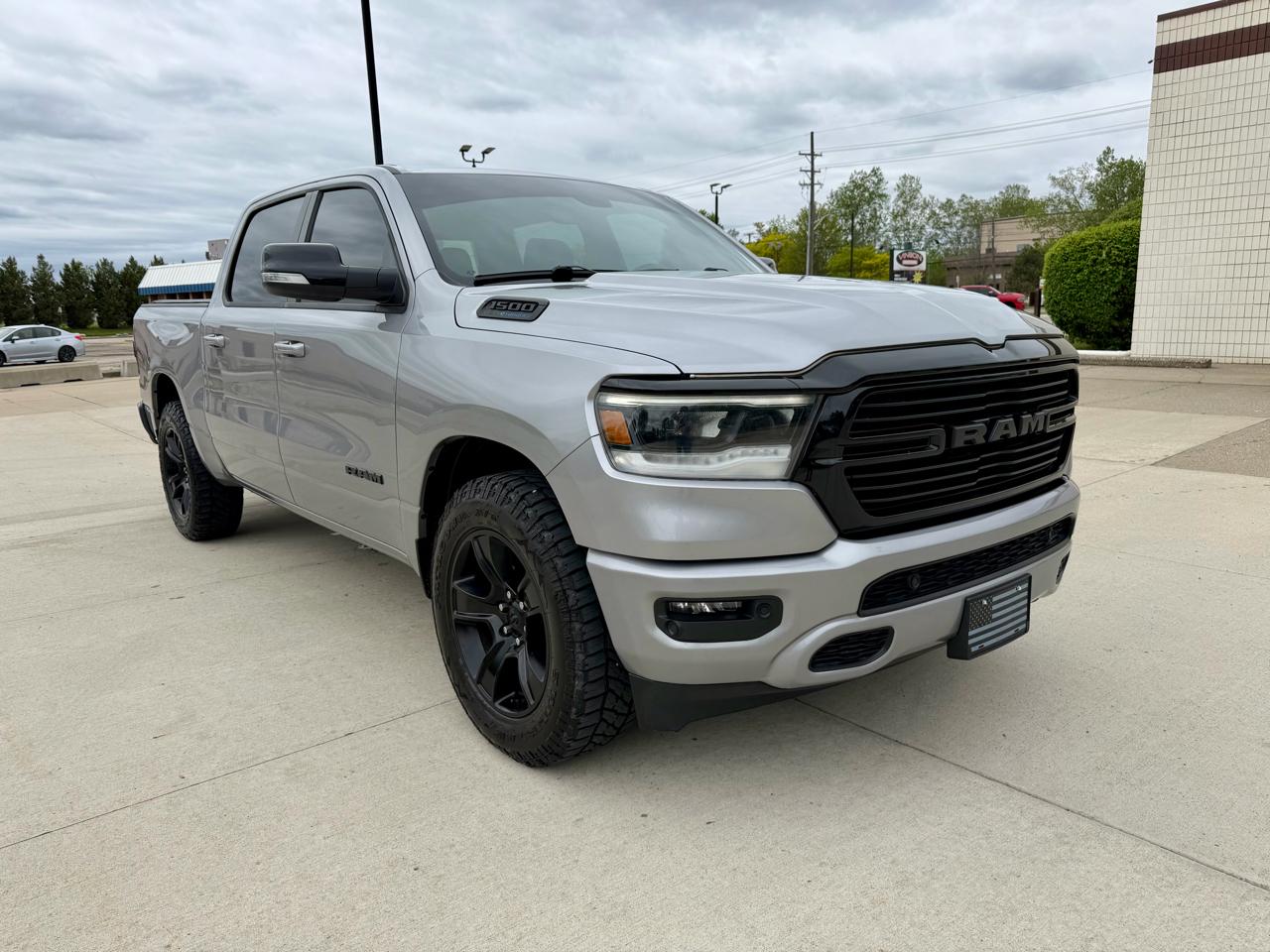 RAM 1500 Big Horn 4x4 Crew Cab 5'7" Box 2021