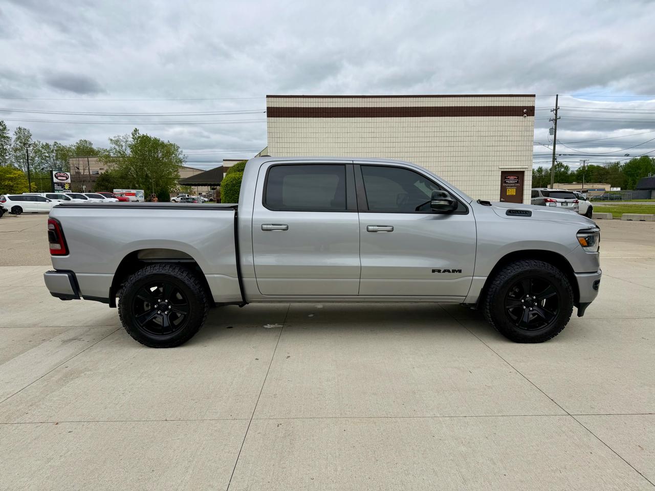 RAM 1500 Big Horn 4x4 Crew Cab 5'7" Box 2021