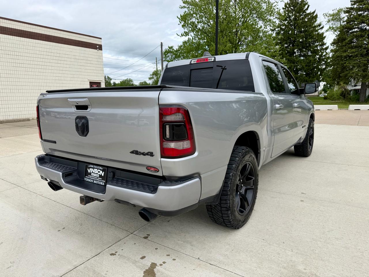 RAM 1500 Big Horn 4x4 Crew Cab 5'7" Box 2021