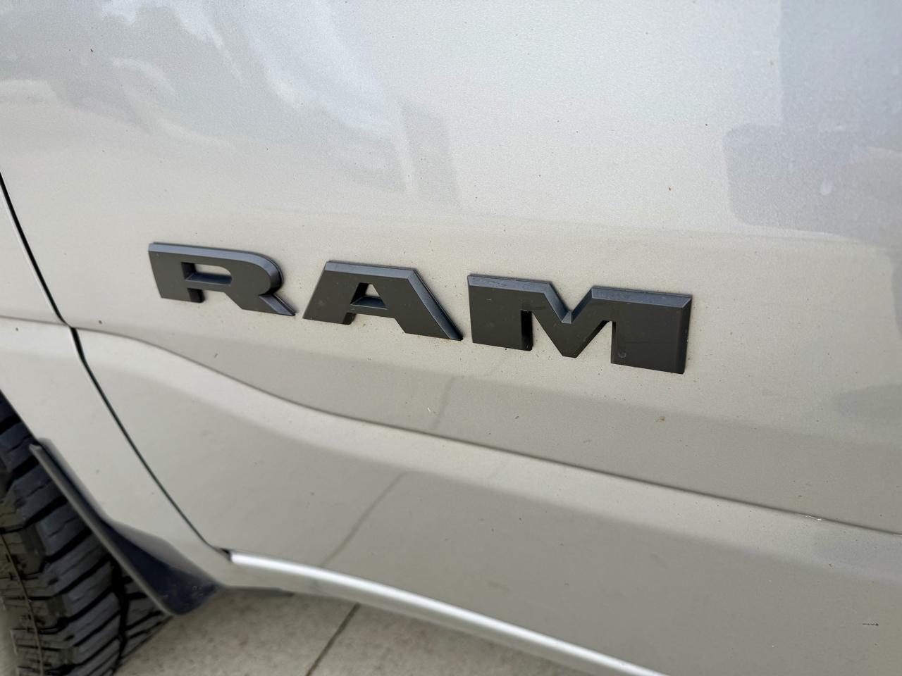 RAM 1500 Big Horn 4x4 Crew Cab 5'7" Box 2021
