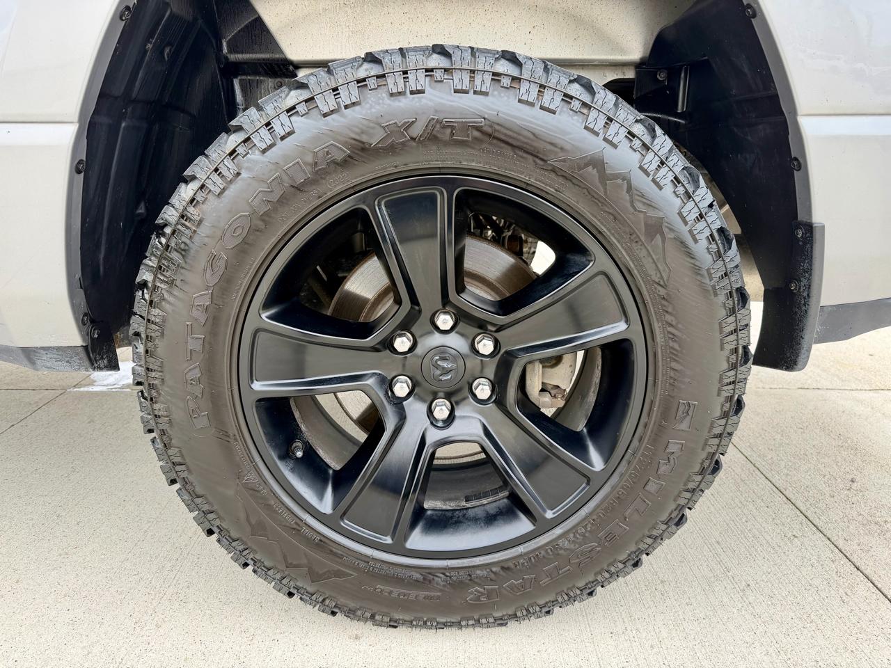 RAM 1500 Big Horn 4x4 Crew Cab 5'7" Box 2021