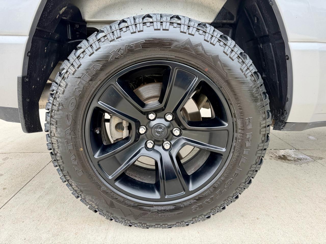 RAM 1500 Big Horn 4x4 Crew Cab 5'7" Box 2021