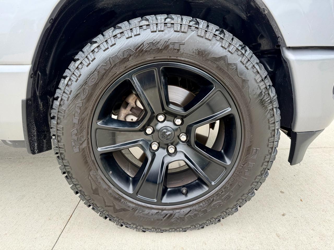 RAM 1500 Big Horn 4x4 Crew Cab 5'7" Box 2021