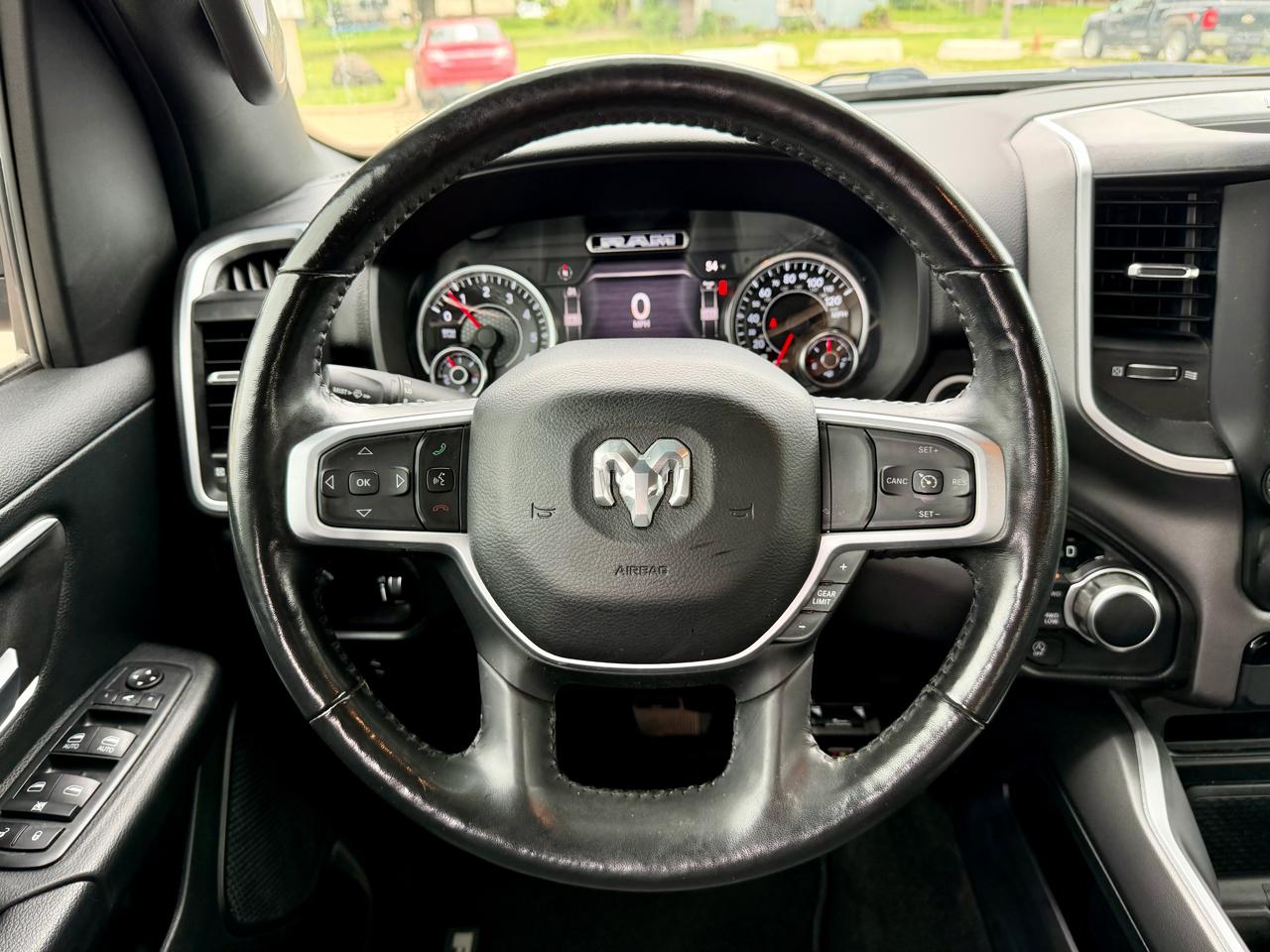 RAM 1500 Big Horn 4x4 Crew Cab 5'7" Box 2021
