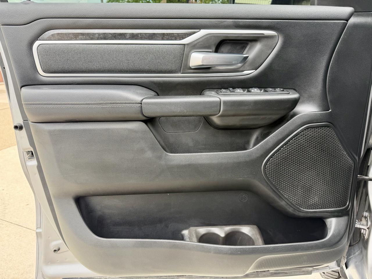 RAM 1500 Big Horn 4x4 Crew Cab 5'7" Box 2021