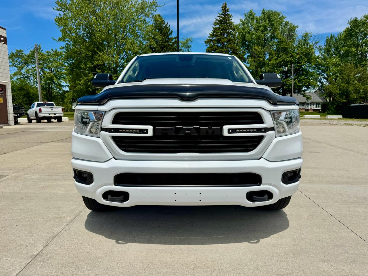 RAM 1500 Big Horn 4x4 Crew Cab 5'7" Box 2020