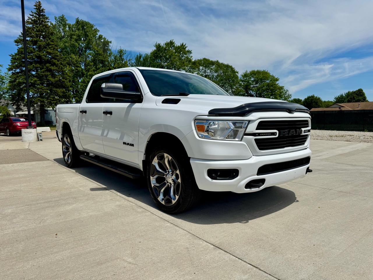 RAM 1500 Big Horn 4x4 Crew Cab 5'7" Box 2020