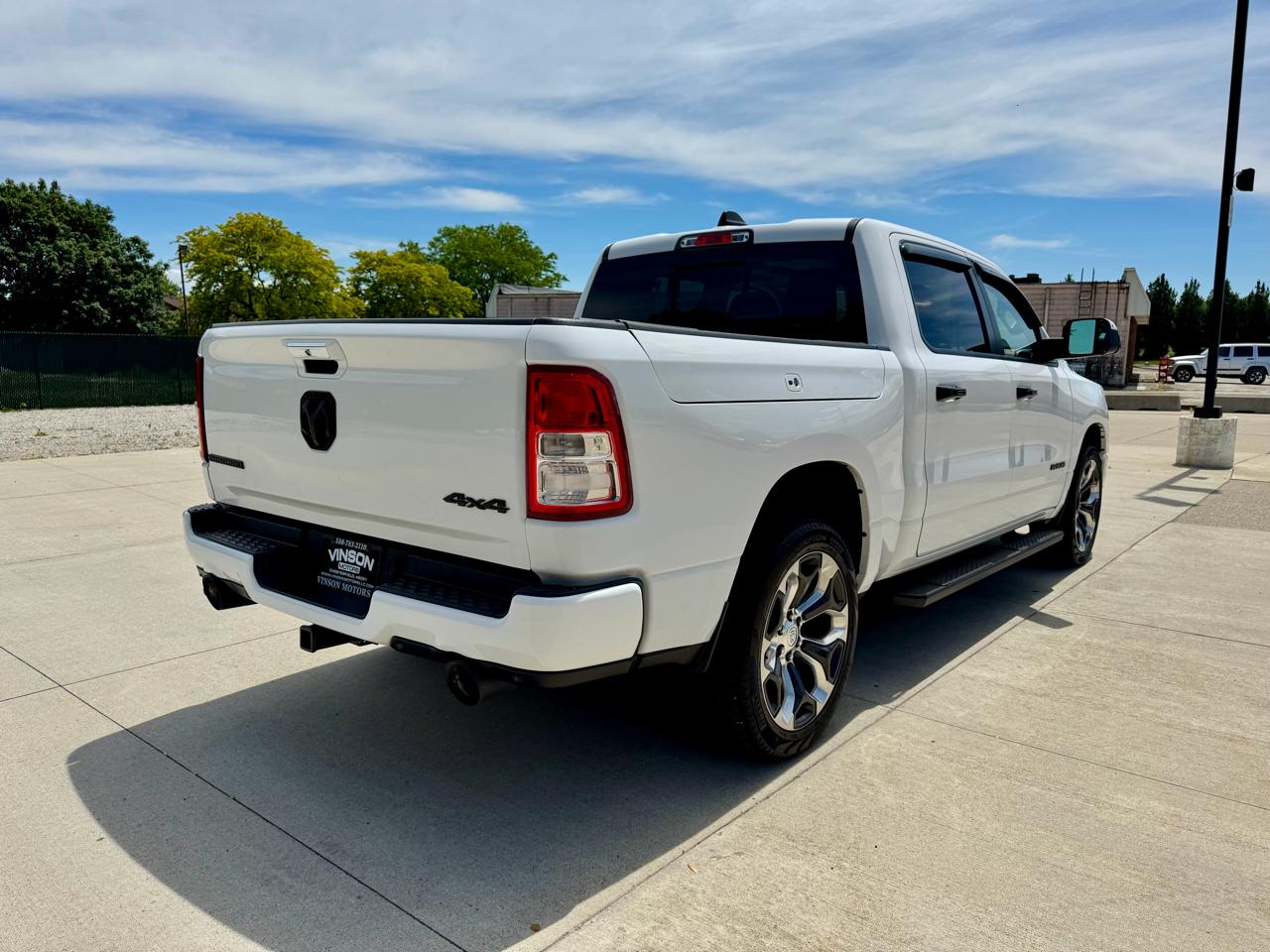 RAM 1500 Big Horn 4x4 Crew Cab 5'7" Box 2020