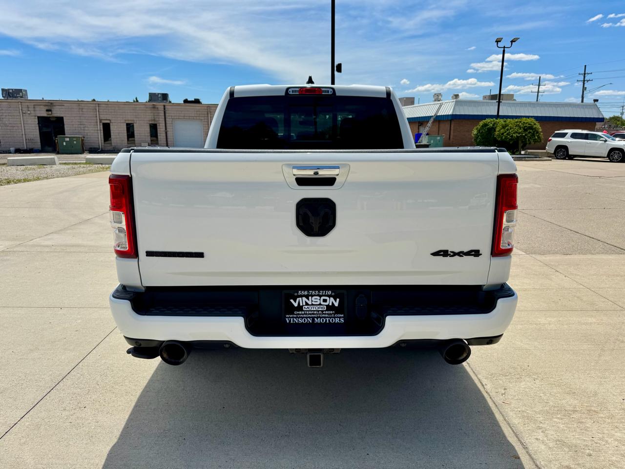 RAM 1500 Big Horn 4x4 Crew Cab 5'7" Box 2020