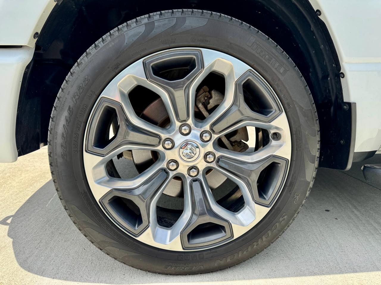 RAM 1500 Big Horn 4x4 Crew Cab 5'7" Box 2020