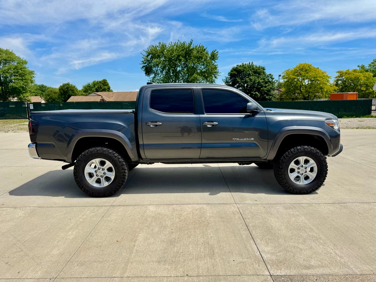 Toyota Tacoma 4WD SR5 Double Cab 5' Bed V6 AT (Natl) 2020