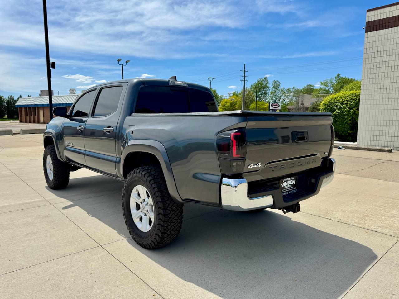Toyota Tacoma 4WD SR5 Double Cab 5' Bed V6 AT (Natl) 2020
