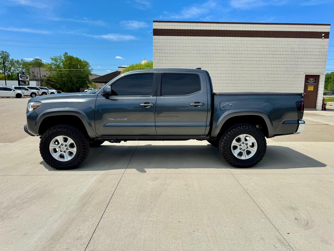 Toyota Tacoma 4WD SR5 Double Cab 5' Bed V6 AT (Natl) 2020