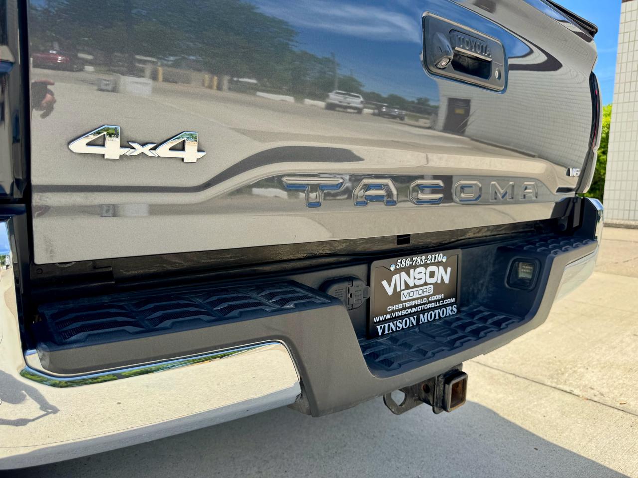 Toyota Tacoma 4WD SR5 Double Cab 5' Bed V6 AT (Natl) 2020