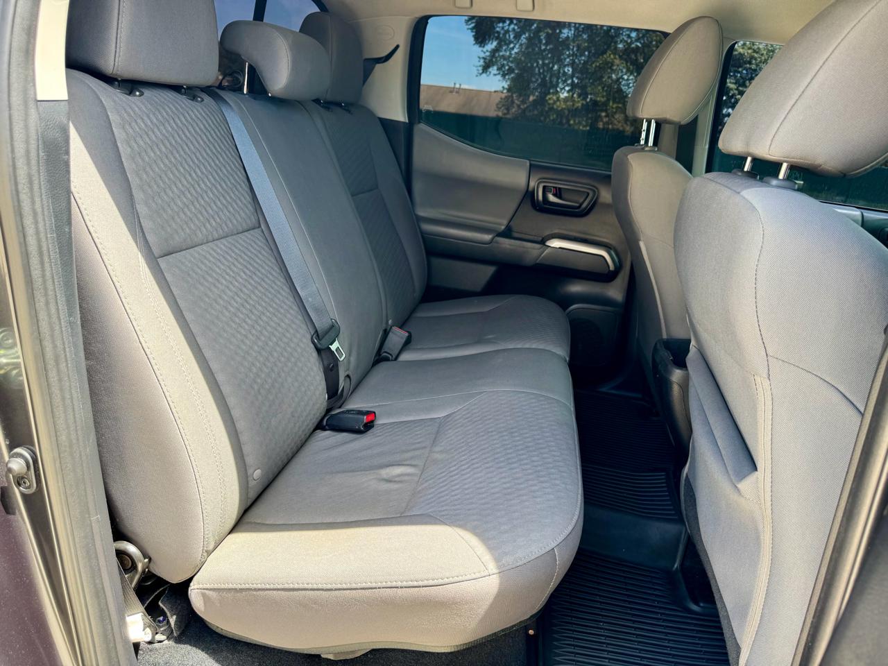 Toyota Tacoma 4WD SR5 Double Cab 5' Bed V6 AT (Natl) 2020