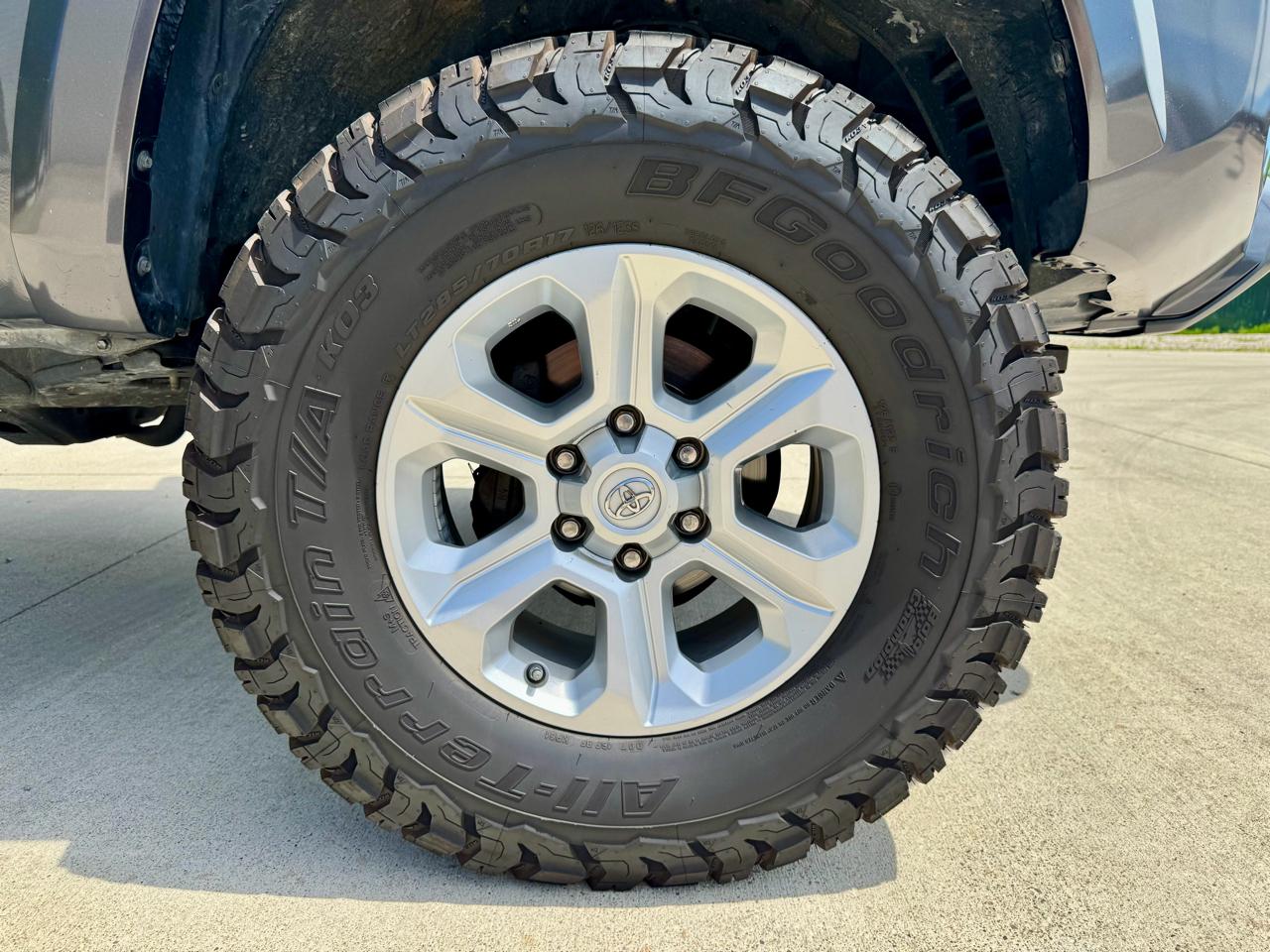 Toyota Tacoma 4WD SR5 Double Cab 5' Bed V6 AT (Natl) 2020
