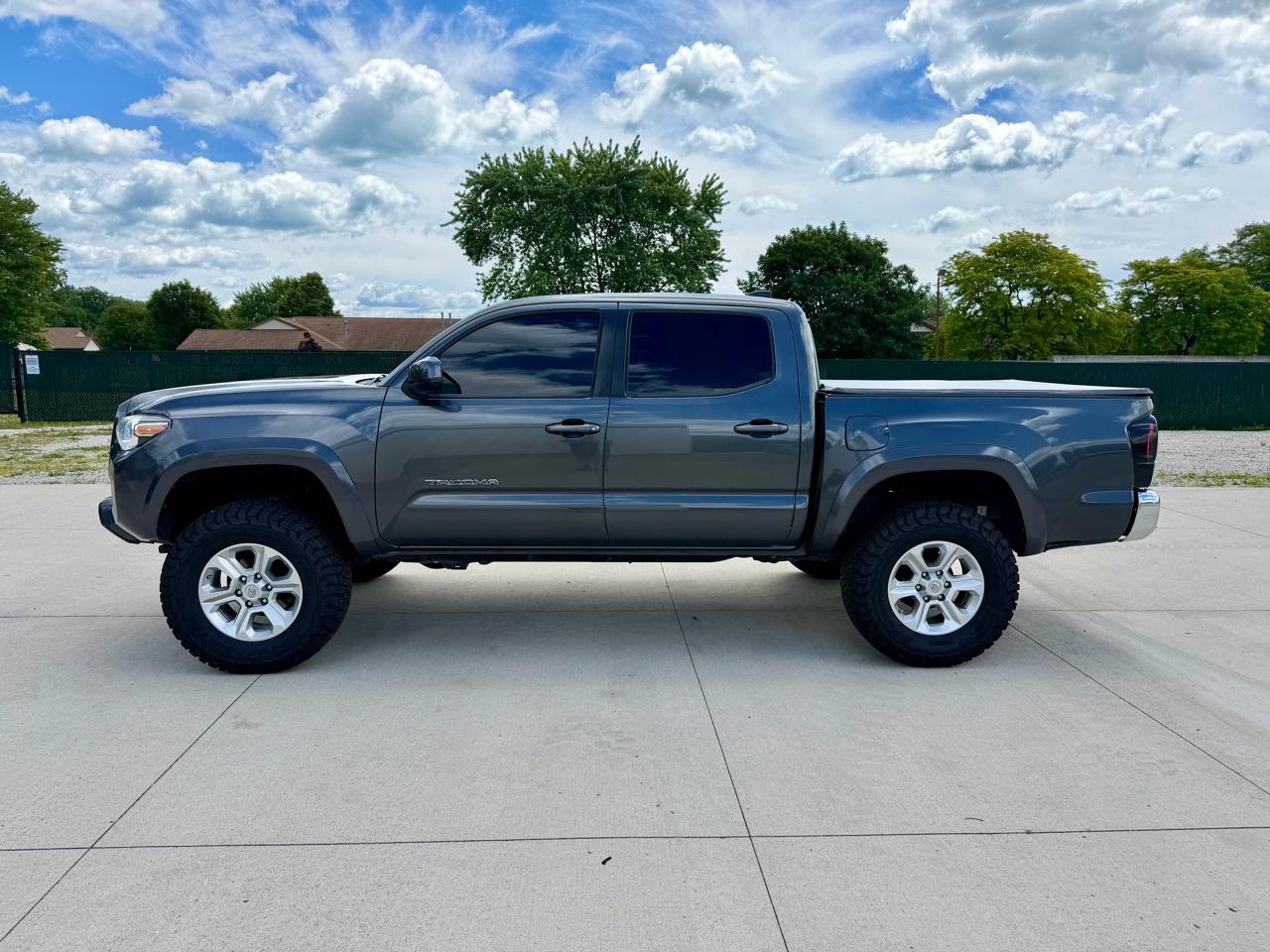 Toyota Tacoma 4WD SR5 Double Cab 5' Bed V6 AT (Natl) 2020