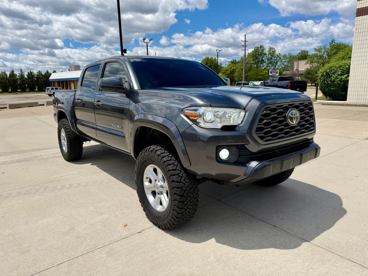 Toyota Tacoma 4WD SR5 Double Cab 5' Bed V6 AT (Natl) 2020