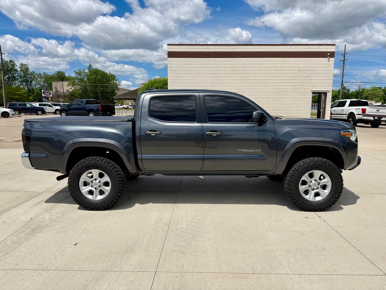 Toyota Tacoma 4WD SR5 Double Cab 5' Bed V6 AT (Natl) 2020
