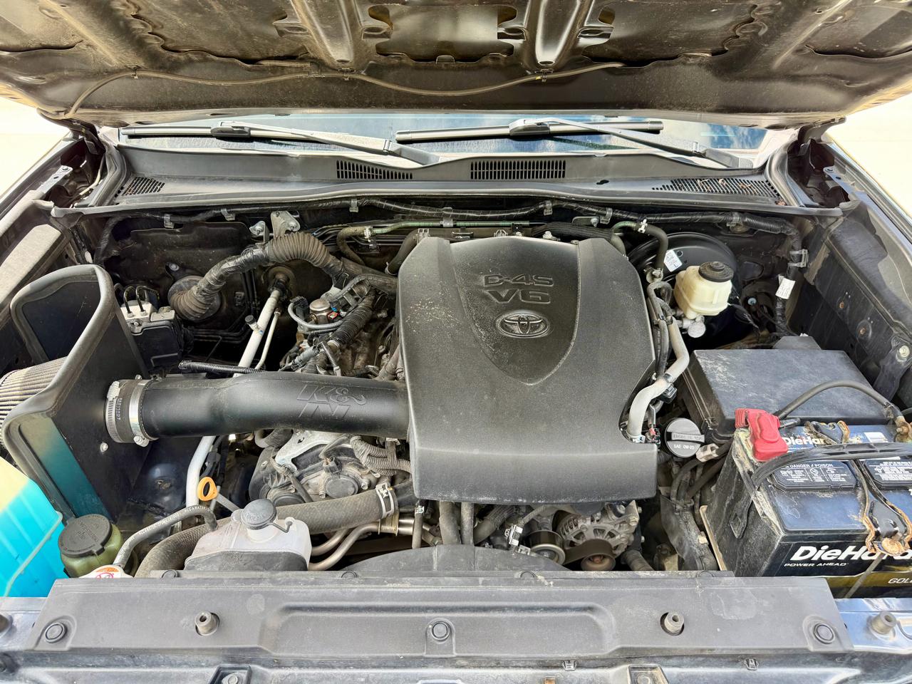 Toyota Tacoma 4WD SR5 Double Cab 5' Bed V6 AT (Natl) 2020