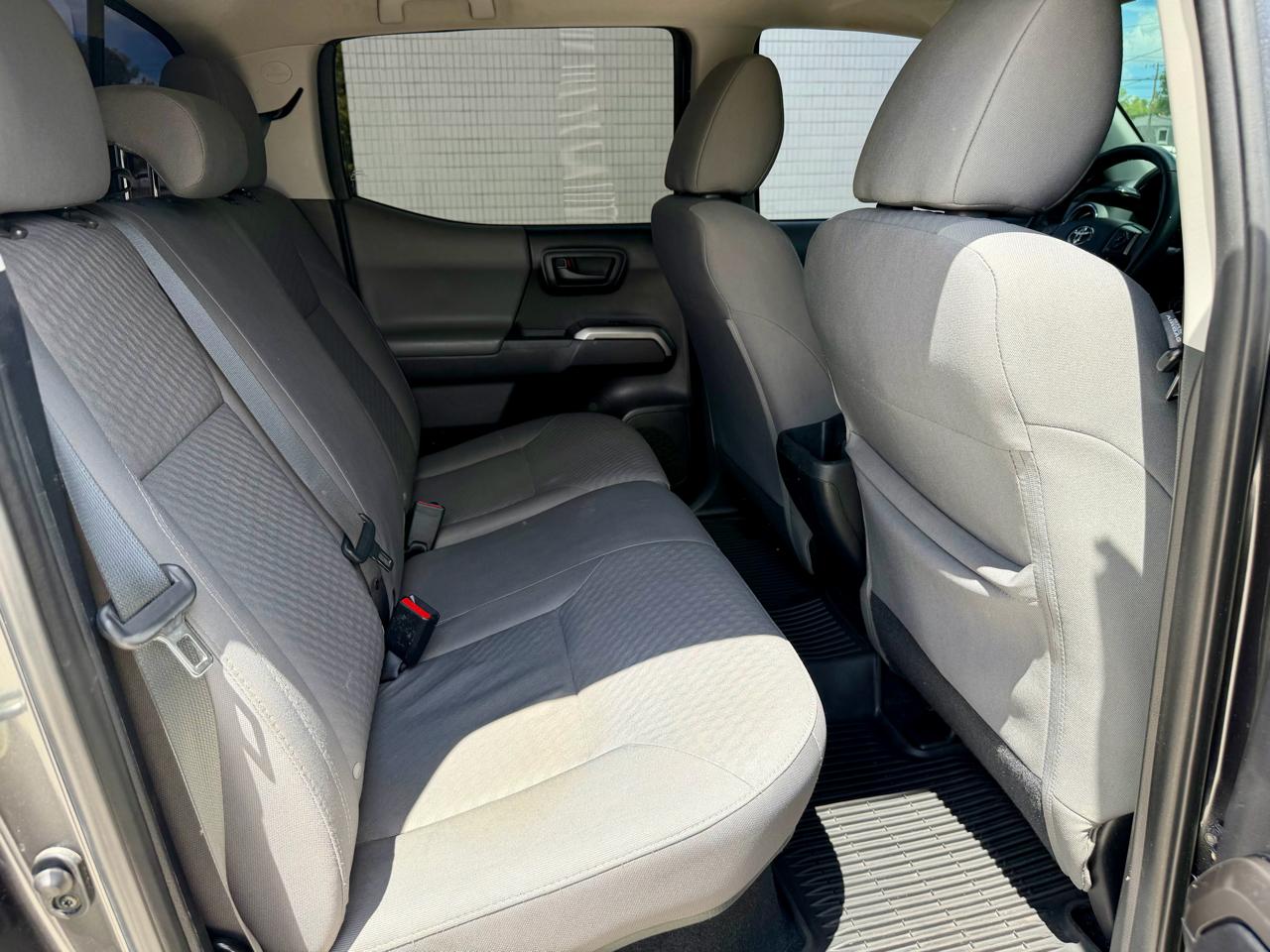 Toyota Tacoma 4WD SR5 Double Cab 5' Bed V6 AT (Natl) 2020