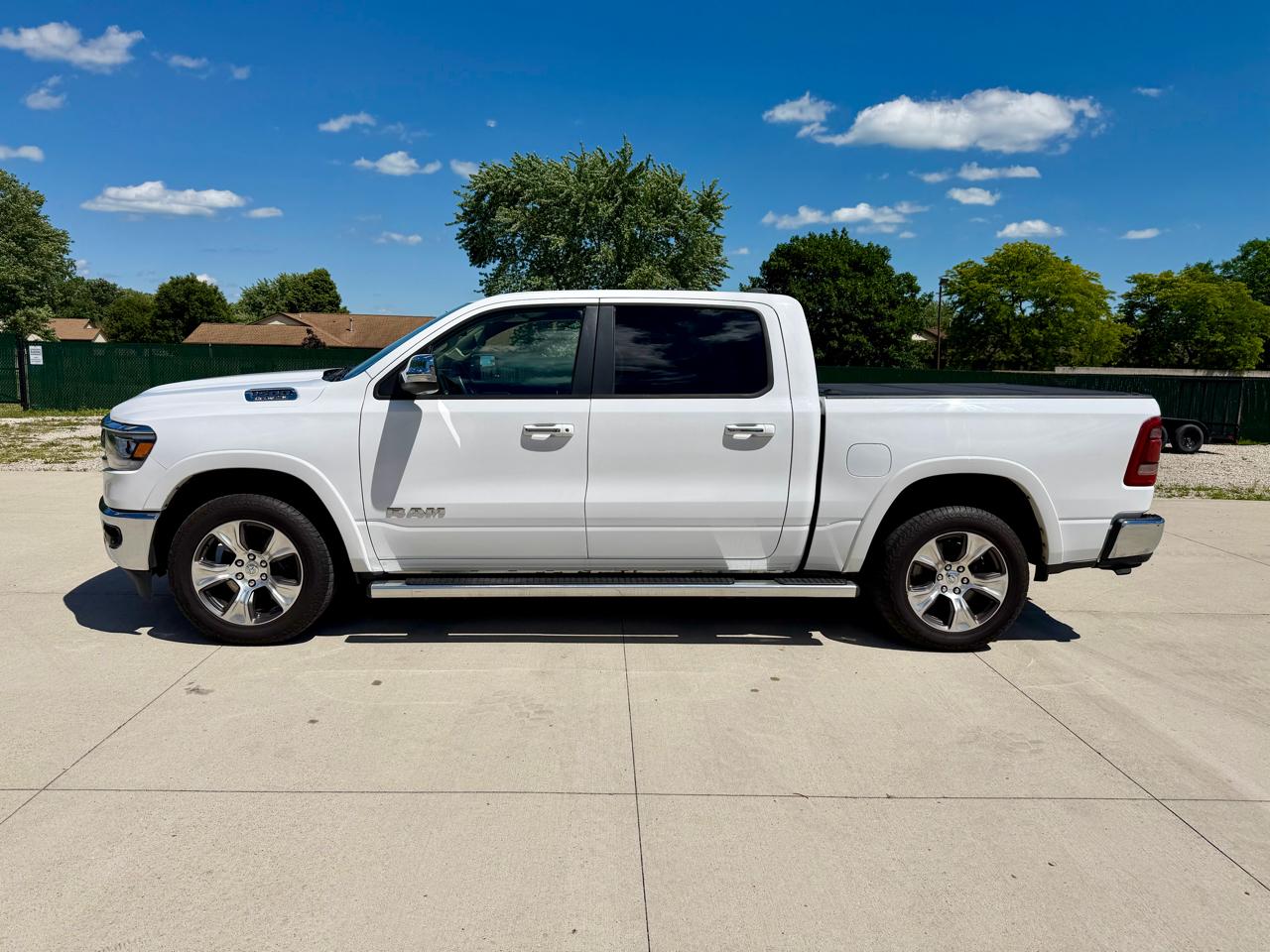 RAM 1500 Laramie 4x4 Crew Cab 5'7" Box 2020