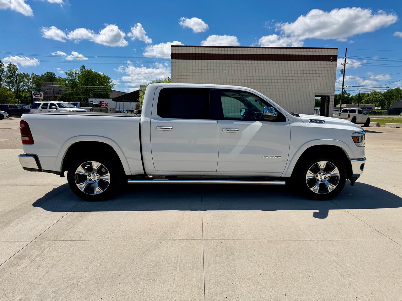 RAM 1500 Laramie 4x4 Crew Cab 5'7" Box 2020