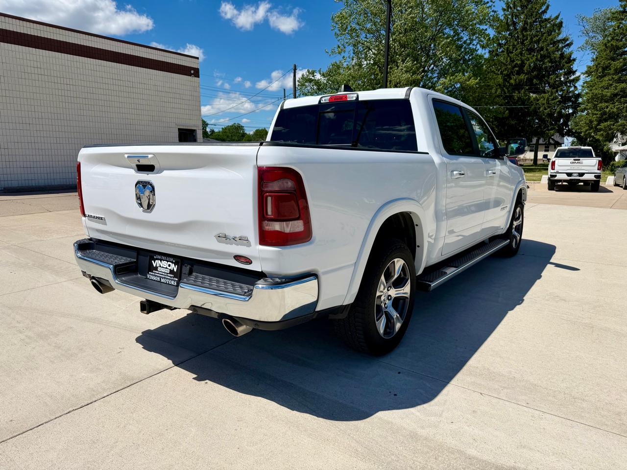 RAM 1500 Laramie 4x4 Crew Cab 5'7" Box 2020