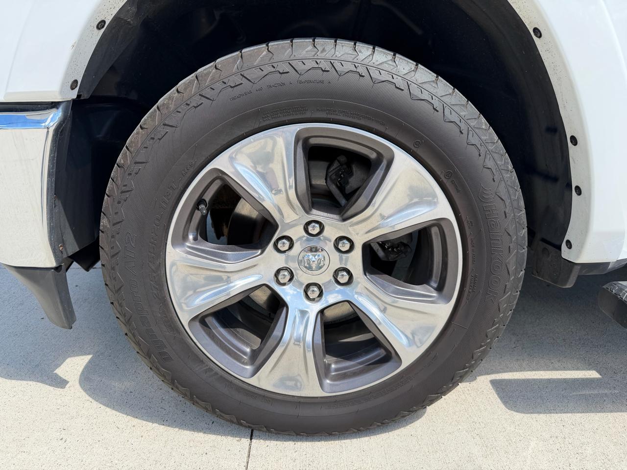 RAM 1500 Laramie 4x4 Crew Cab 5'7" Box 2020