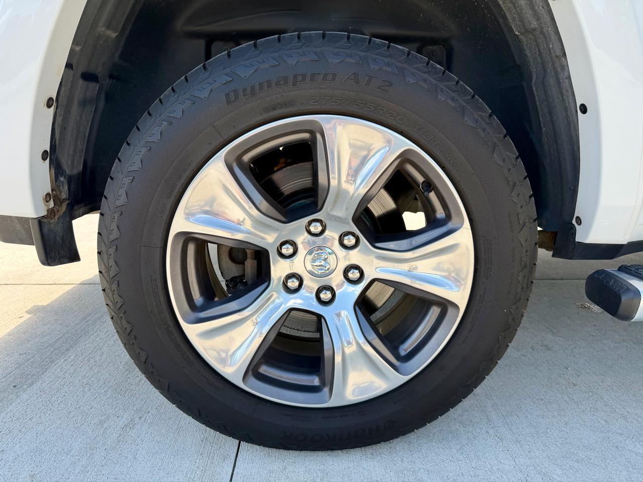 RAM 1500 Laramie 4x4 Crew Cab 5'7" Box 2020