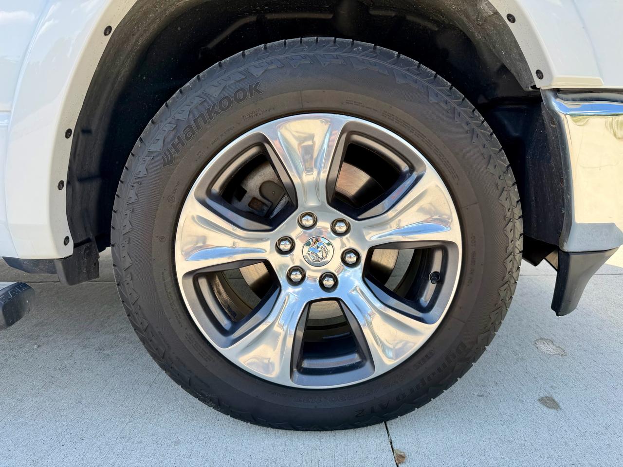 RAM 1500 Laramie 4x4 Crew Cab 5'7" Box 2020