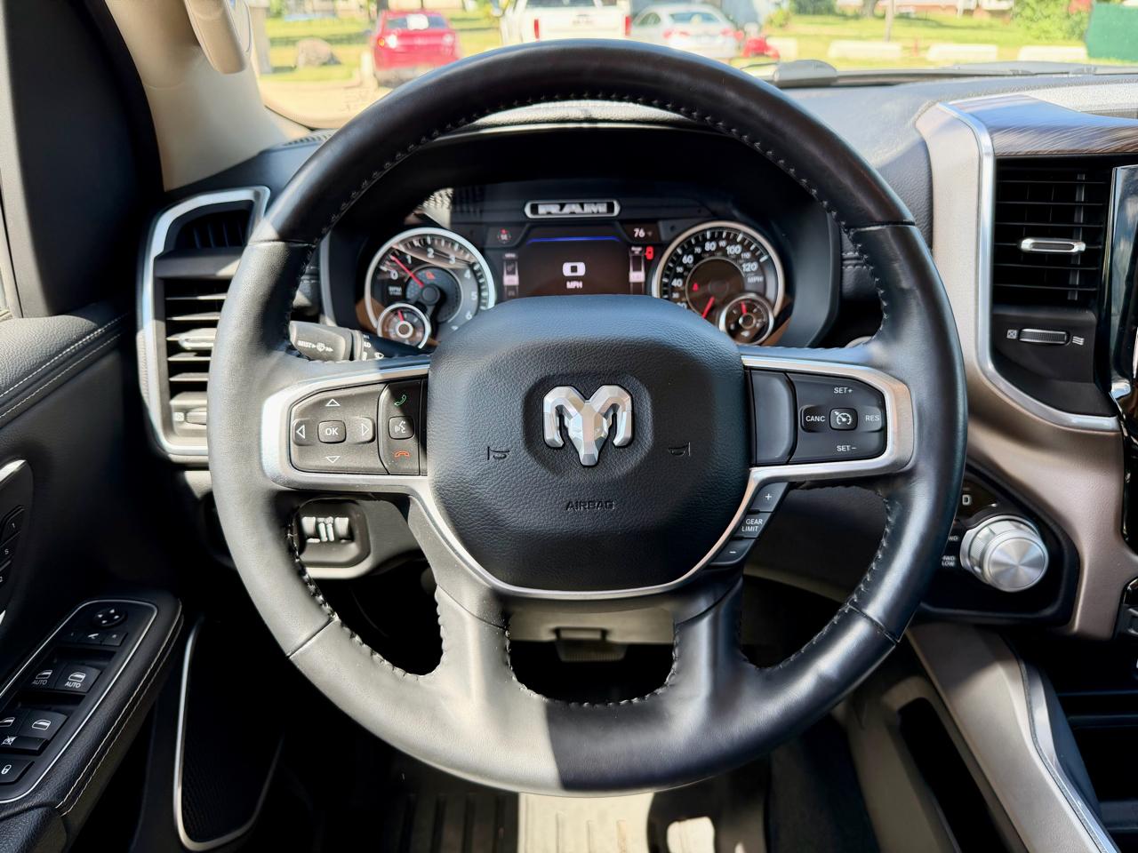RAM 1500 Laramie 4x4 Crew Cab 5'7" Box 2020