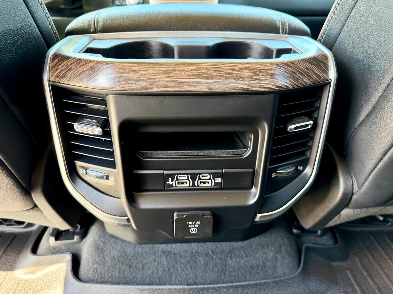 RAM 1500 Laramie 4x4 Crew Cab 5'7" Box 2020