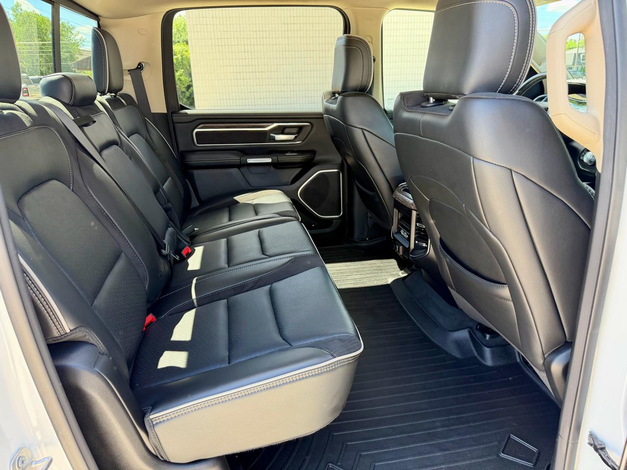 RAM 1500 Laramie 4x4 Crew Cab 5'7" Box 2020