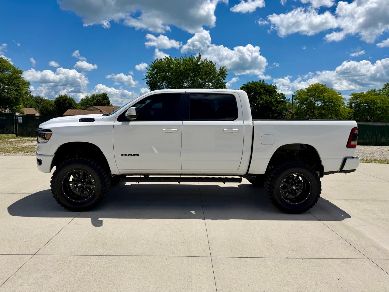 RAM 1500 Big Horn 4x4 Crew Cab 5'7" Box 2020